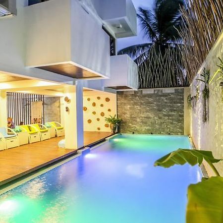 Aquzz Hotel & Spa - Maldives Maafushi Eksteriør billede