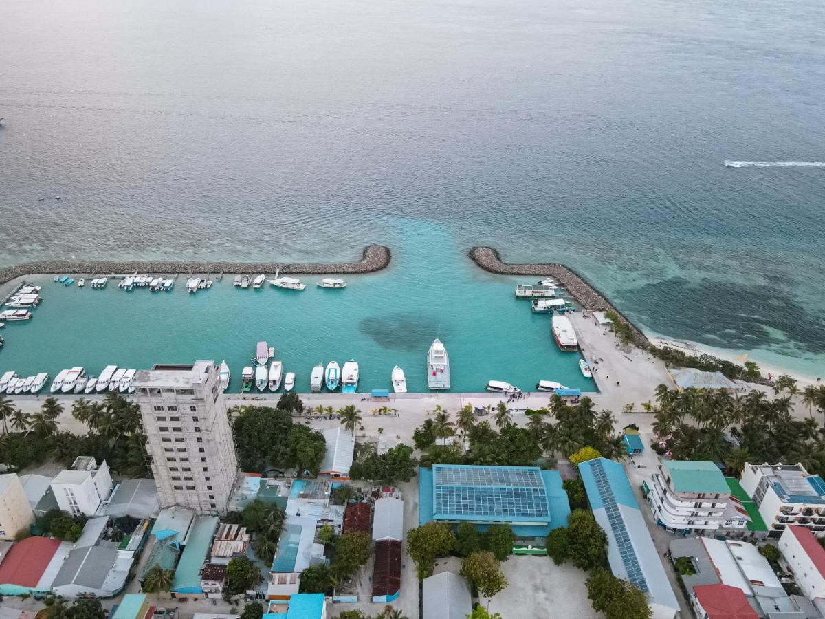 Aquzz Hotel & Spa - Maldives Maafushi Eksteriør billede