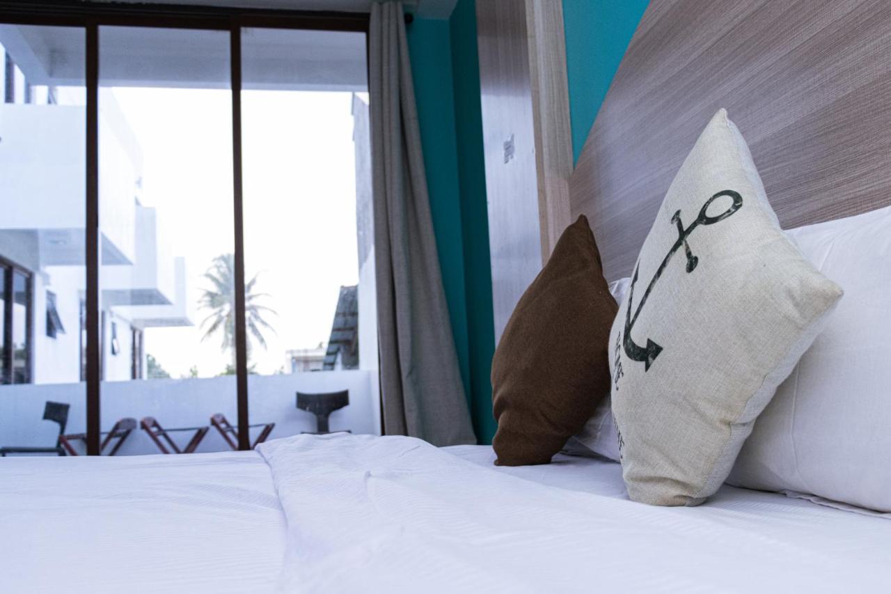Aquzz Hotel & Spa - Maldives Maafushi Eksteriør billede