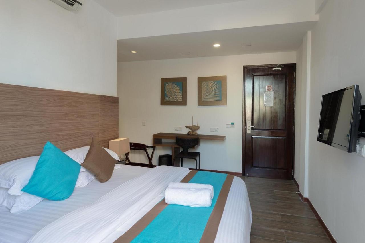 Aquzz Hotel & Spa - Maldives Maafushi Eksteriør billede