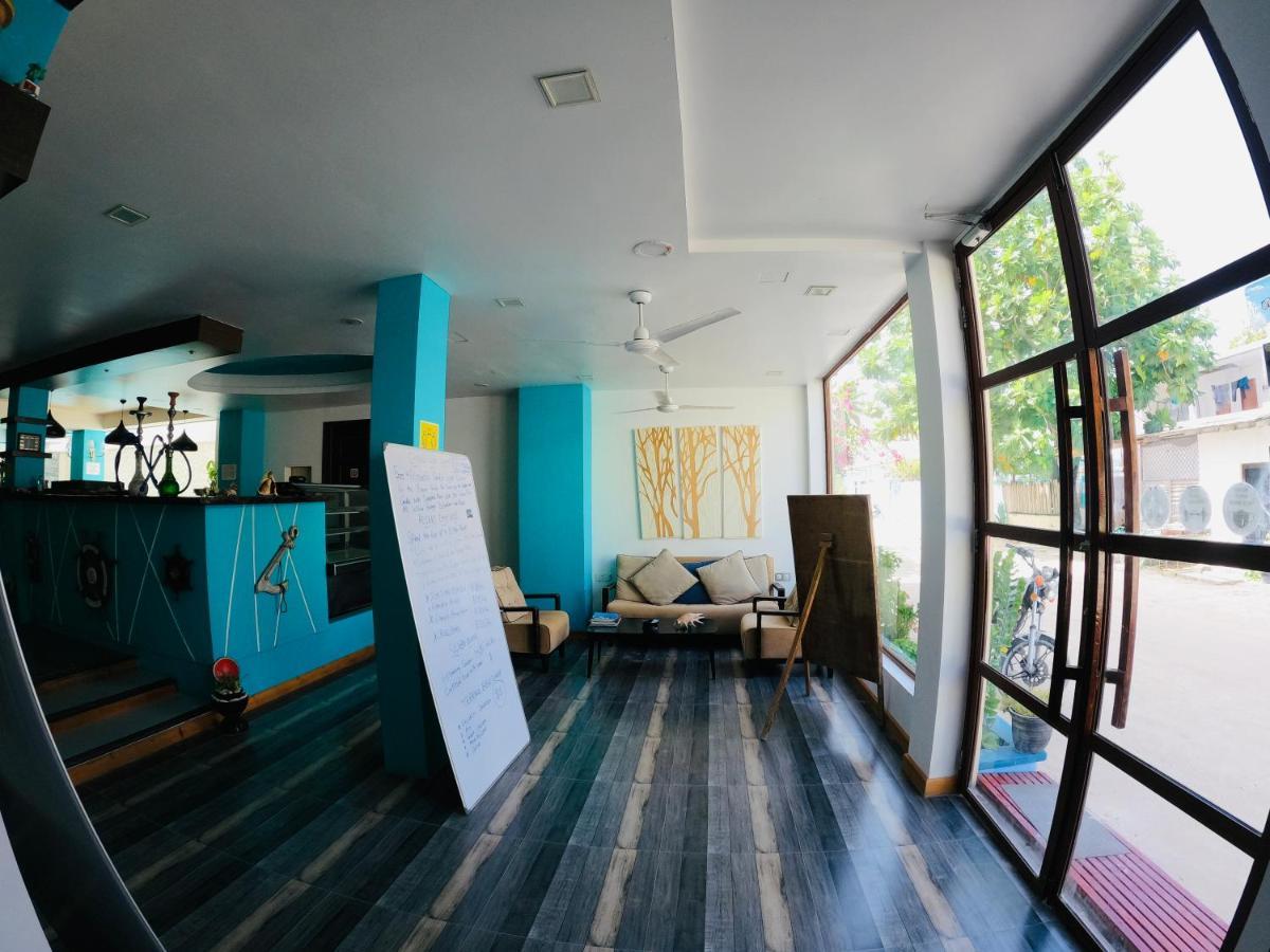 Aquzz Hotel & Spa - Maldives Maafushi Eksteriør billede