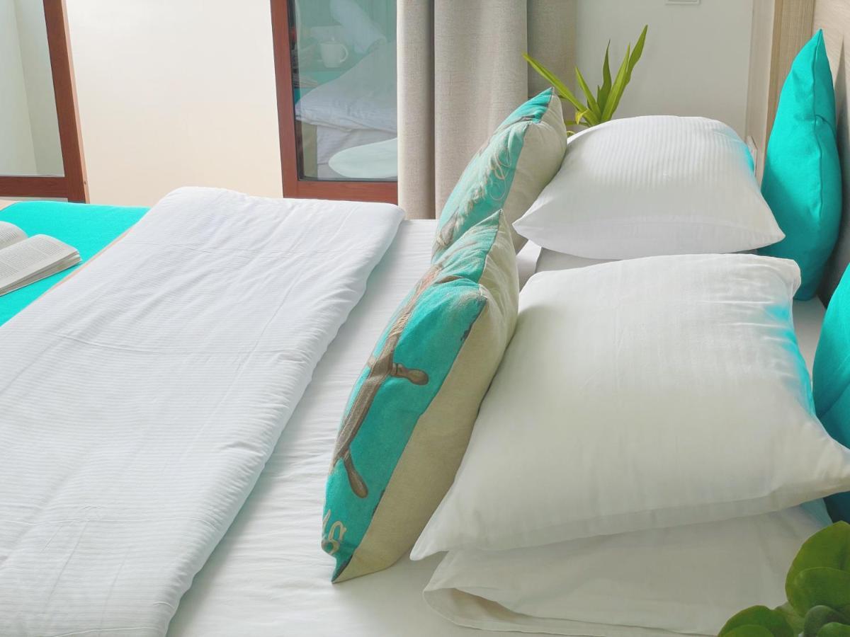 Aquzz Hotel & Spa - Maldives Maafushi Eksteriør billede